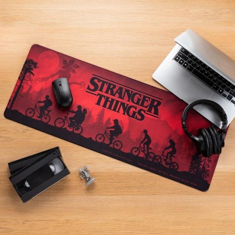 neuveden: Stranger Things Arcade Logo Herní podložka